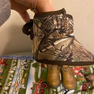 Muck baby boots